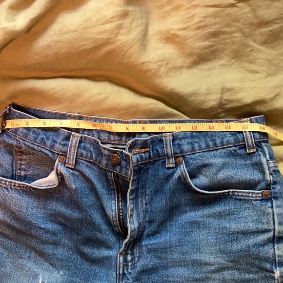 Vintage Levi’s Shorts - Picture 6 of 8